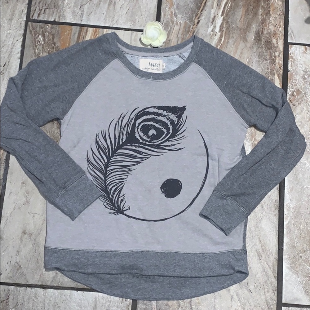 Gray Sweat Shirt With Feather Print